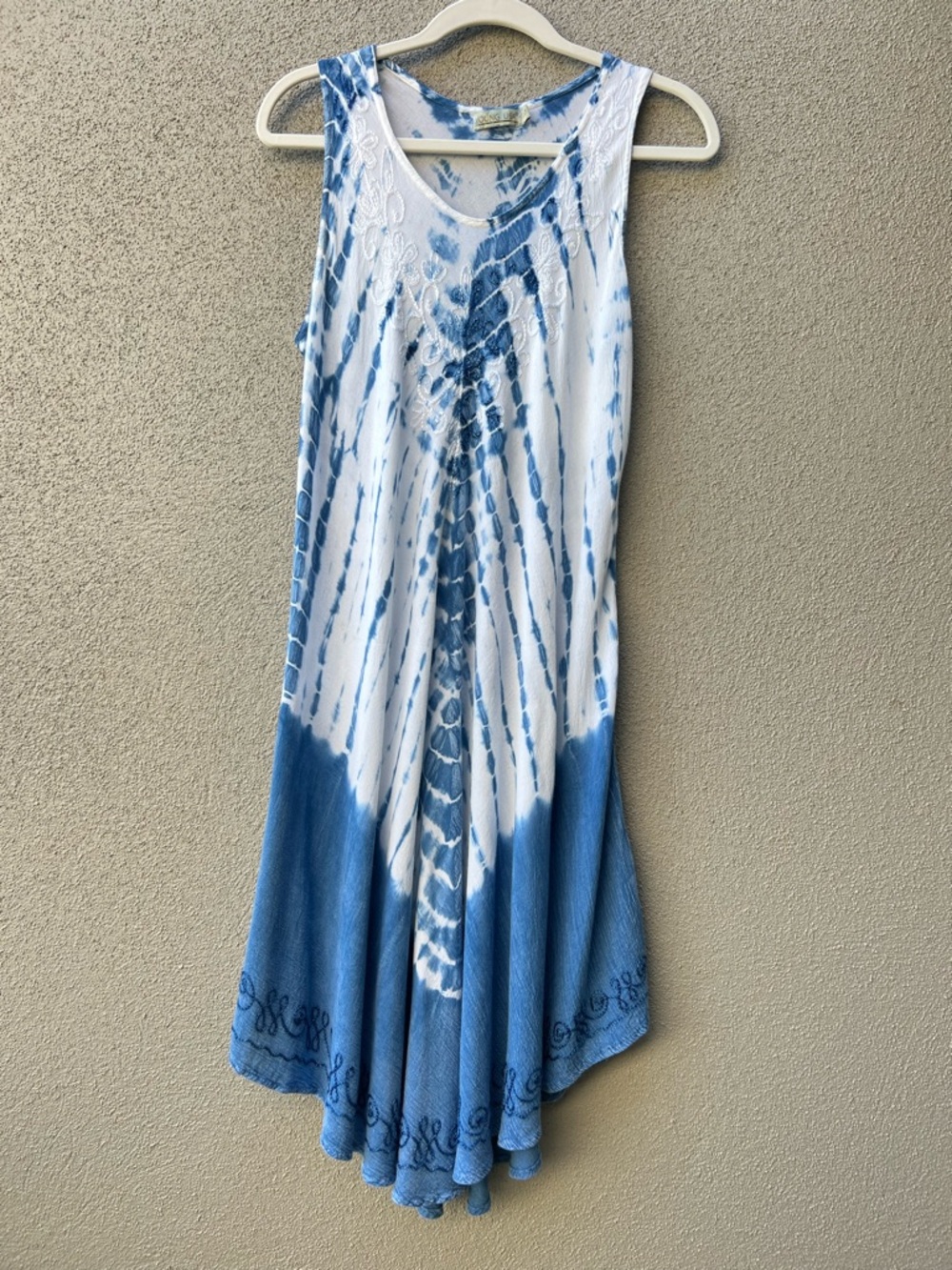 Blue & White Tie-Dye Sleeveless Midi Dress